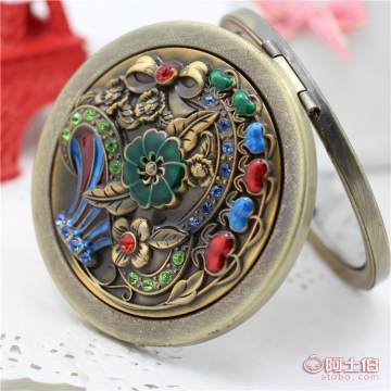【唯創(chuàng)工廠批發(fā)化妝鏡復(fù)古古青銅高邊系列70折疊式隨身小鏡子001直徑7厘米】瑞安市唯創(chuàng)工藝品廠 - 產(chǎn)品庫(kù)