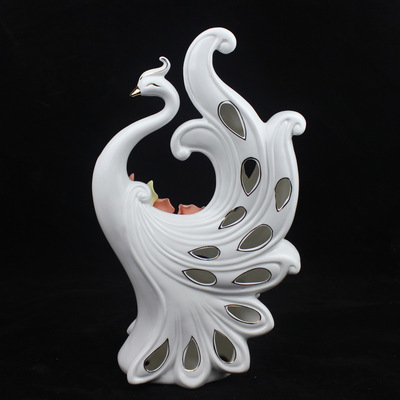 批發(fā)采購陶瓷工藝品-創(chuàng)意家居裝飾品陶瓷孔雀擺件新奇特禮品工藝品廠家直銷HM-23.