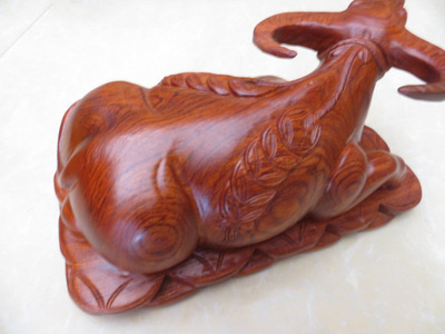 【廠家直銷紅木擺件/花梨木擺件/草花梨木牛擺件/紅木牛擺件】價格,廠家,圖片,木質(zhì)、竹質(zhì)工藝品,東興國粹紅木工藝品批發(fā)商行-