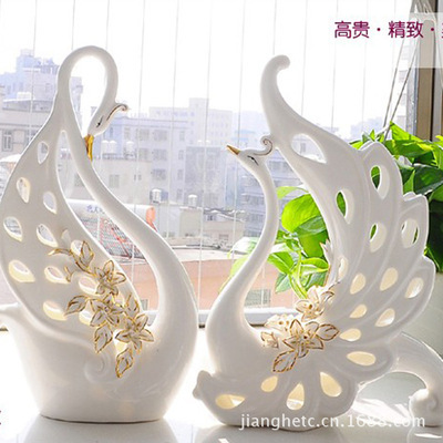 孔雀開屏電鍍陶瓷擺件 求婚佳品與時尚禮品批發指南